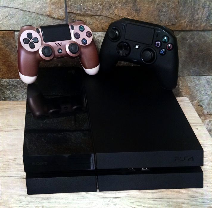 PlayStation 4/Ps4 Phat 500 GB HDD cu +20 jocuri instalate + 2 Controllere + 1 Joc pe CD Cadou