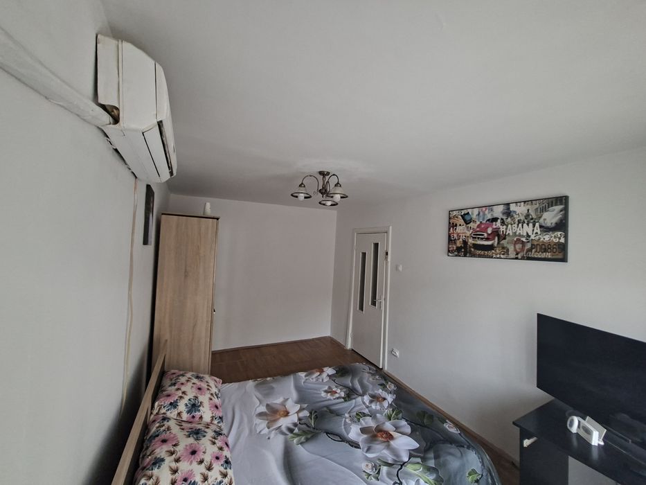 Proprietar vând apartament 2 camere, 54 mp, mobilat și utilat,  zona Dâmbovița – 82.000 €