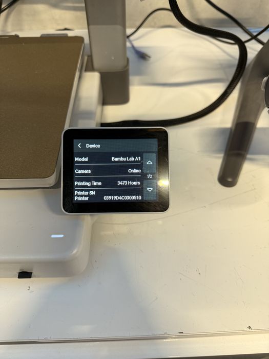 Bambu Lab A1 на 3700ч. Отлично състояние + подарък