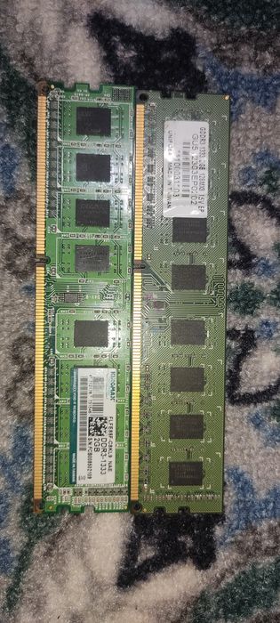 DDR3 2x4 GB; DDR3 2x2GB