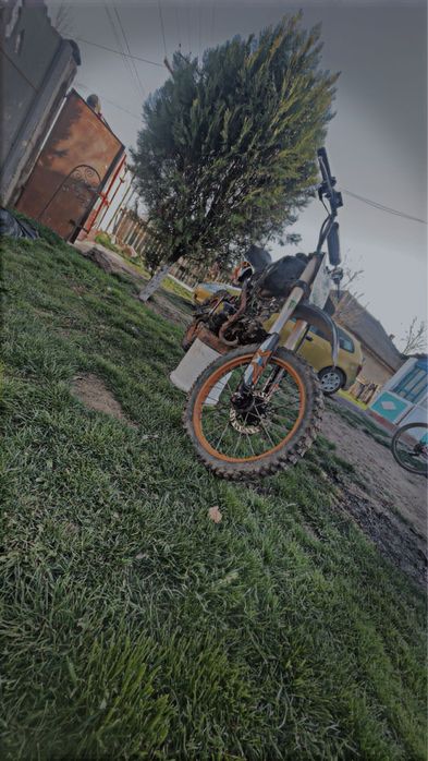 Se vinde cross 125 4 t