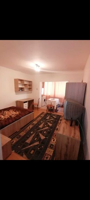ÎNCHIRIEZ garsoniera, zona Calea Aradului, str Dej
