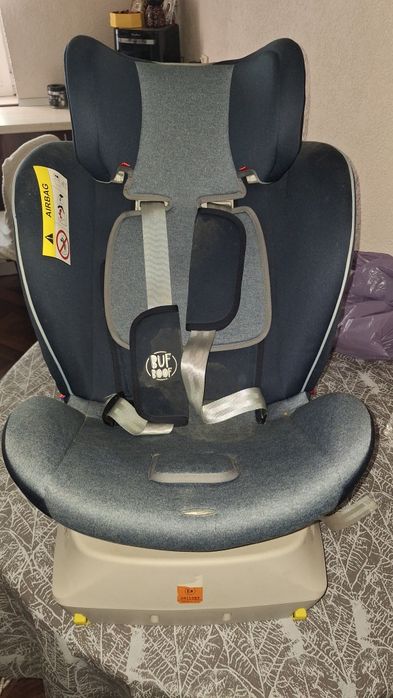 Scaun de masina pt copii  cu isofix apr nou