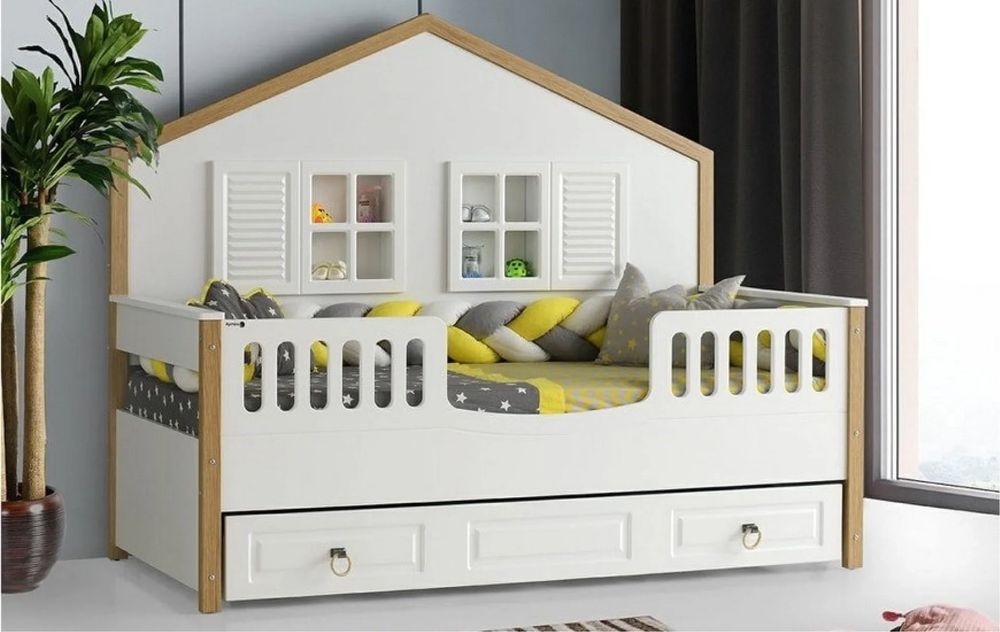 Монтесори сандвич легло с декоративни рафтчета