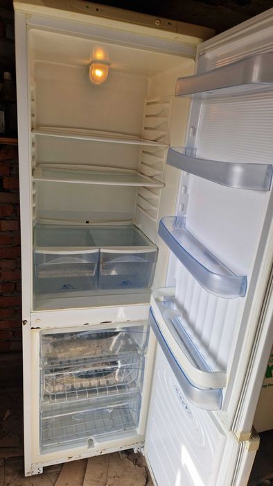 Продается холодильник