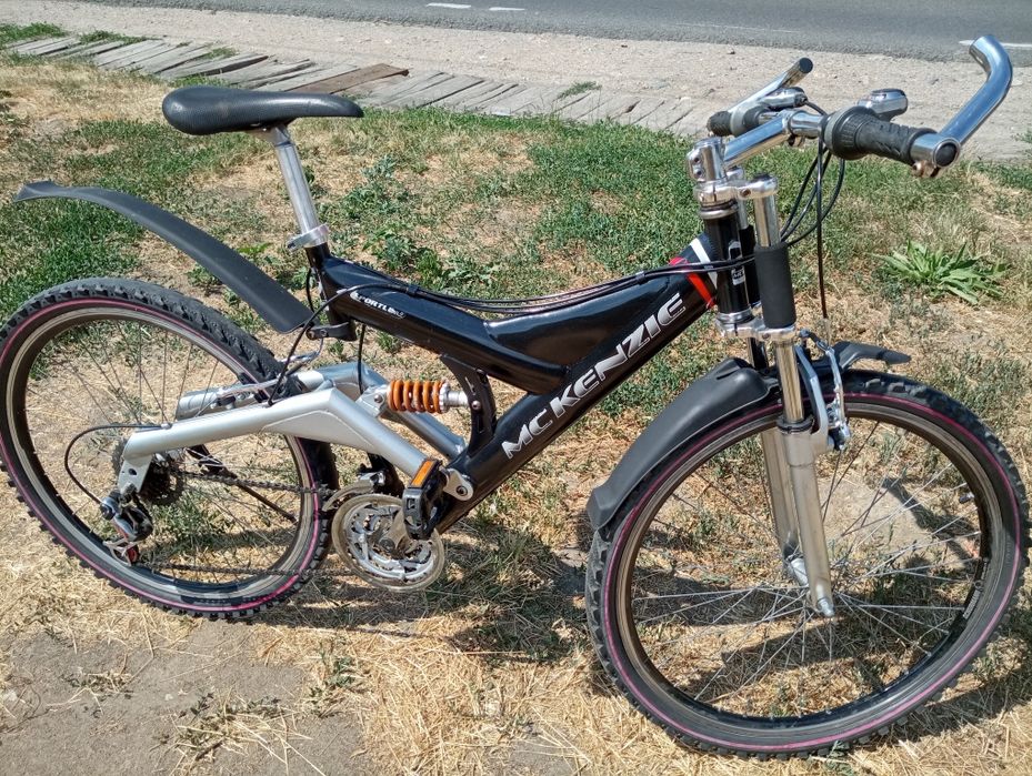 Bicicletă cu suspensie din Germania.