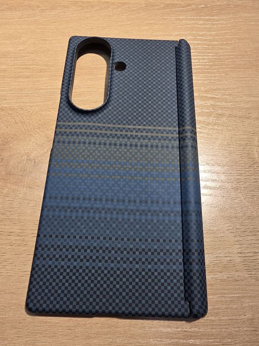 Продам чехол z fold 7