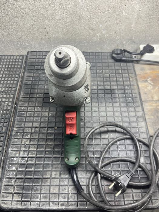 Ударен гайковерт DWT SS09-24