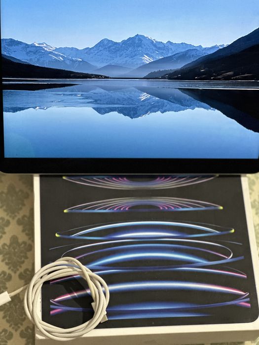 IPad Pro 12.9 (6th generation) 2022, Wi-Fi + Cellular 256 gb