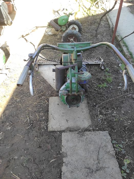 Vând motocositoare Agria 2300Z cu două viteze față