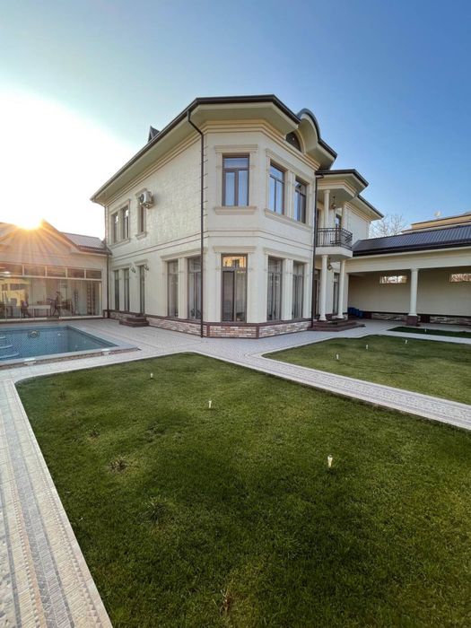 Сдается в аренду евродом с зади Гостиница Россия