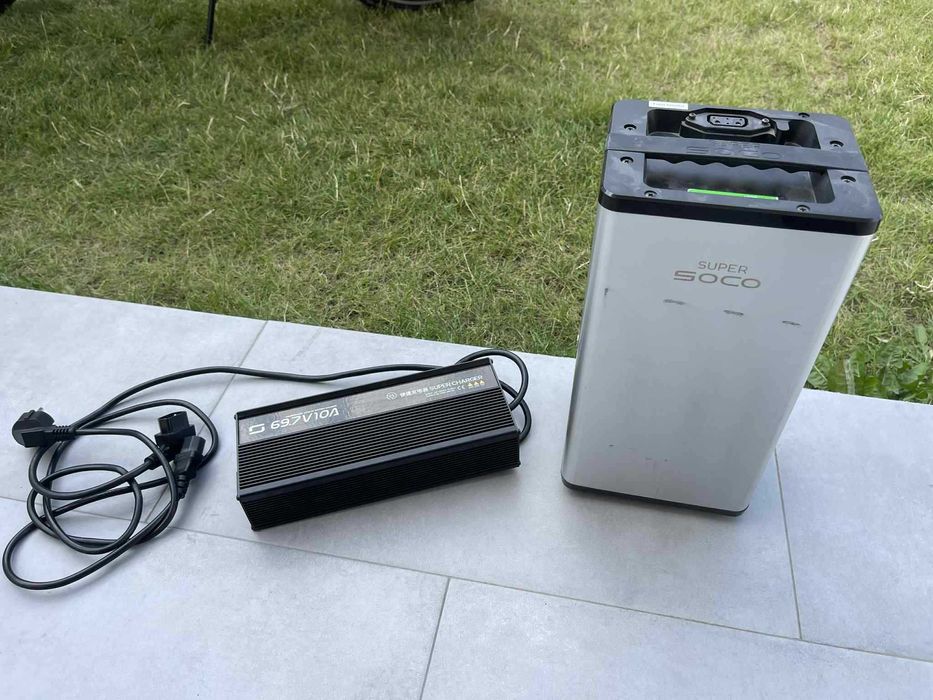 Motocicleta/scuter electric Super Soco TC 1200km Permis Cat.B