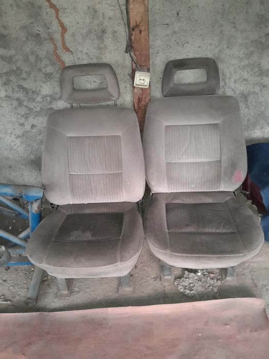 Передние сиденья Ауди