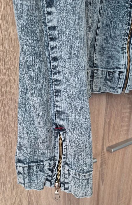 Geaca blugi in stare buna