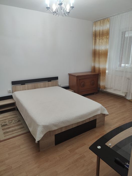 Garsoniera de închiriat