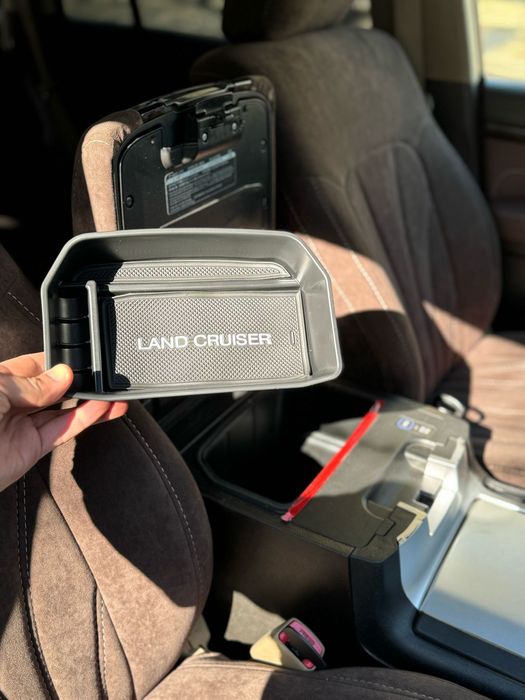 Спойлер на крышку багажника Toyota land cruiser 200/lx570