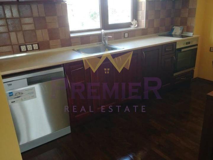 Дава се под наем Тристаен апартамент в Варна, м-т Траката - 110 кв.м за 459 € - Снимка #3