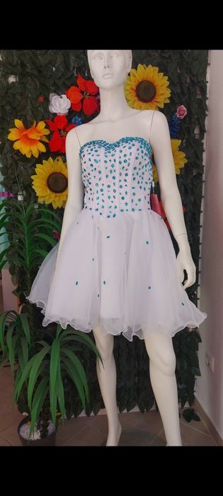 къса сватбена бална официална рокля с кристали