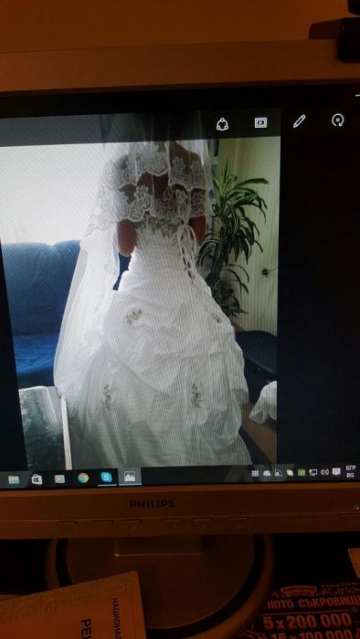УНИКАЛНА Сватбена рокля