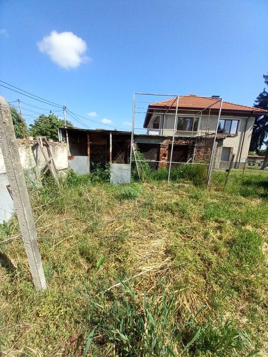Продавам УПИ в Скутаре