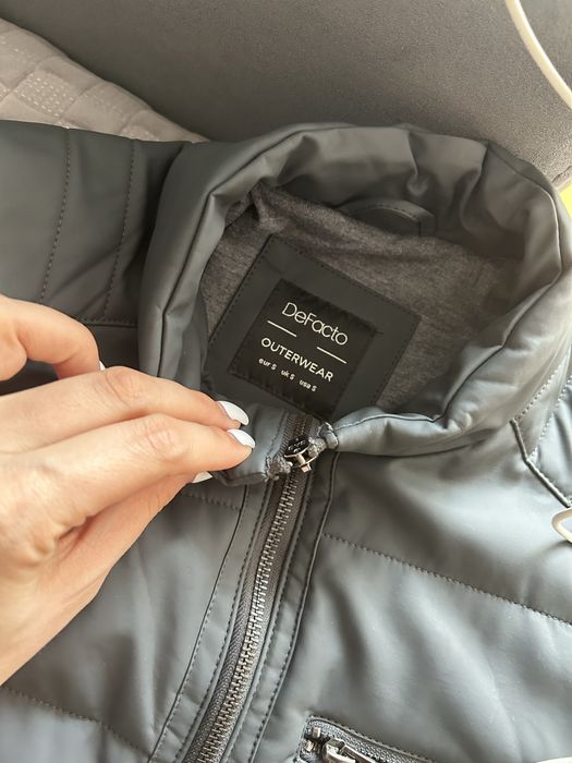 Куртка демисезонная в отличном состоянии