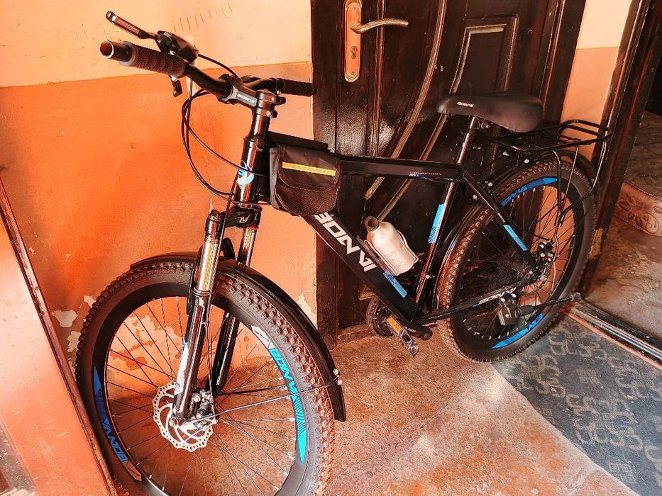 Velosapet sotiladi nomi BONVI hamma narsalari bilan beramiz