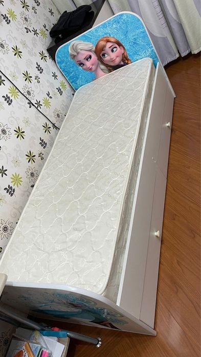 Продам кровать для девочки