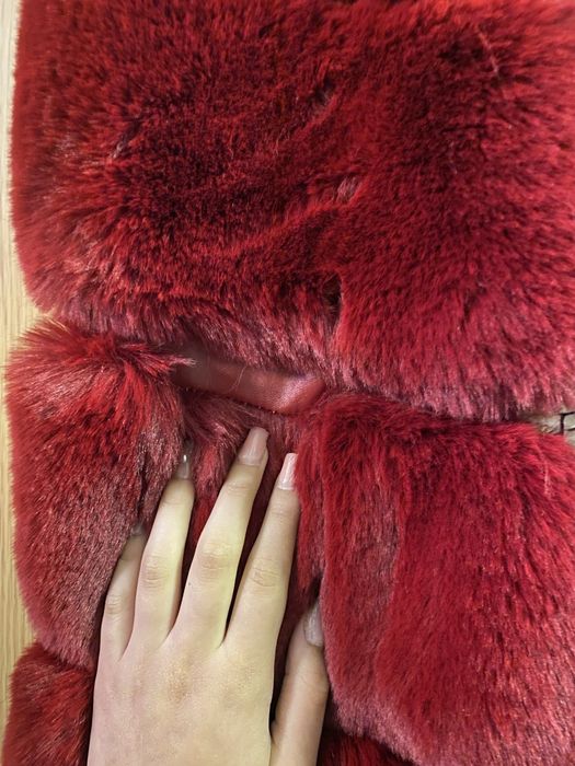 Blana pufoasa rosie