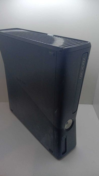 Consola XBOX 360 S 4GB - SN 465503511605 (010)