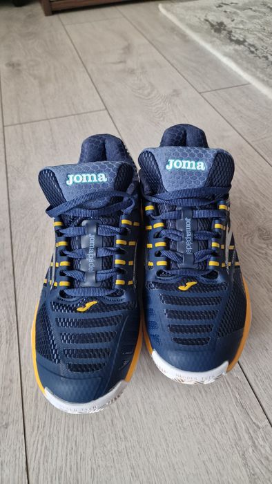 Asics, Joma tenis 40,2/3