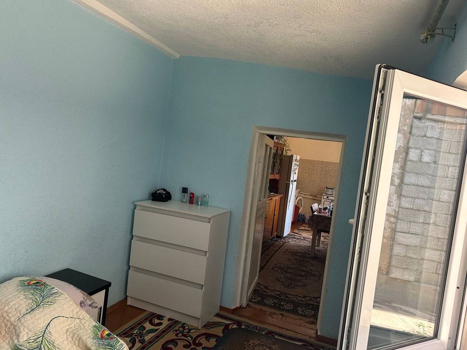 Продается дом с удобной локацией с фруктовым садом.