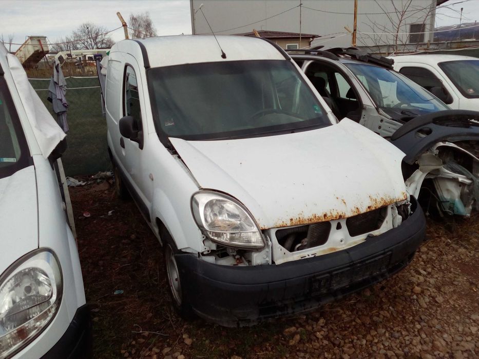 Продавам на части Рено Канго 1.5dci 2008г