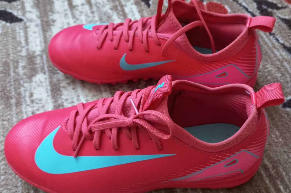 Nike JR Zoom Vapor 16 – Детски футболни обувки – Отлично състояние