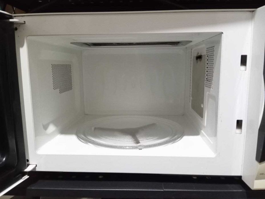 Продам микроволновую печь LG