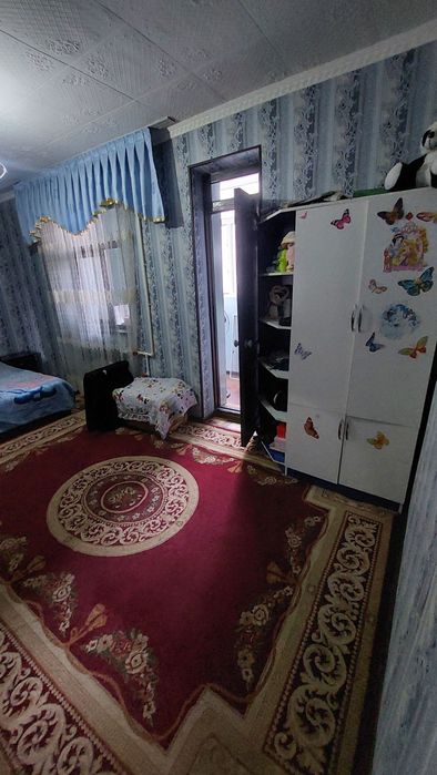 Продается 4х комнатная квартира на 2 ом  этаже в районе горгаз