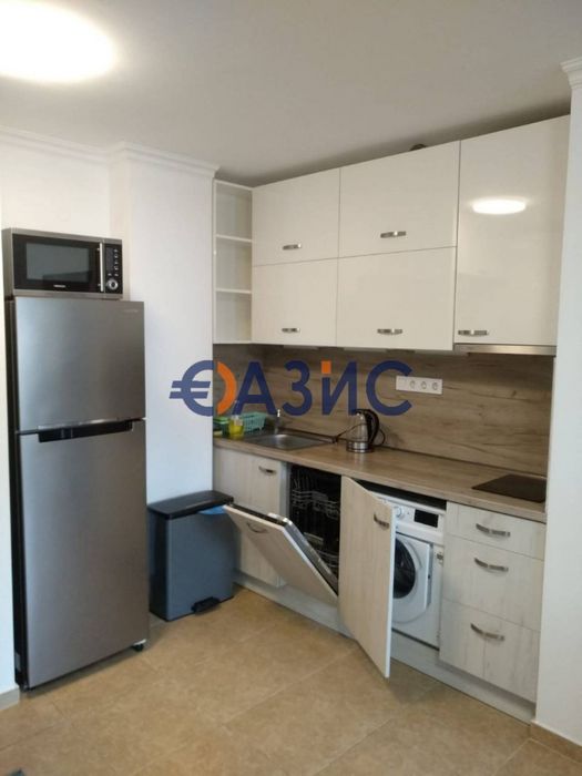 Продава се Двустаен апартамент в Свети Влас - 62 кв.м за 757 €/кв.м - Снимка #3