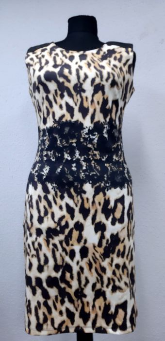 Елегантна рокля !!