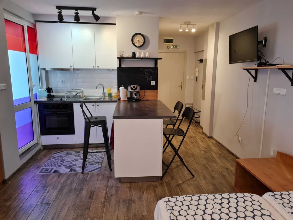 ”Славянска” студио в топ-център