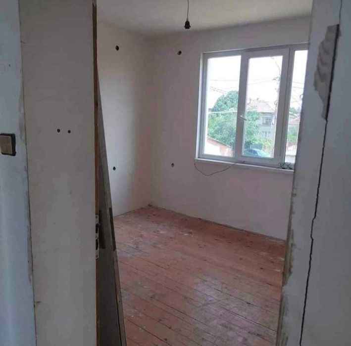 Продава се Къща в с. Чепинци, Област София-град - 210 кв.м за 881 €/кв.м - Снимка #3