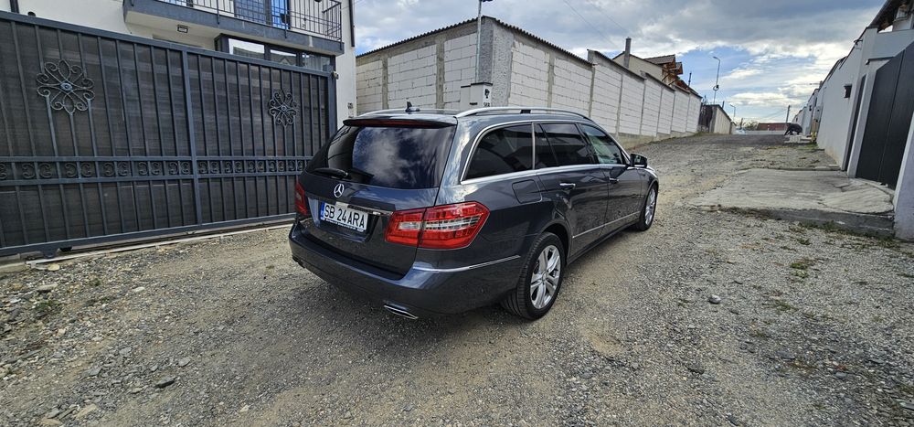 MERCEDES-BENZ E-Class 2012 — imagine 3
