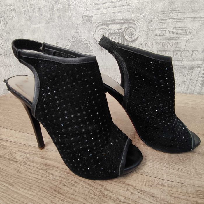 Обувь женская на каблуках