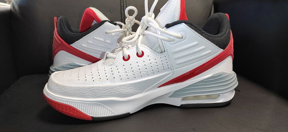 Nike Jordan Max Aura 4, номер 38,5