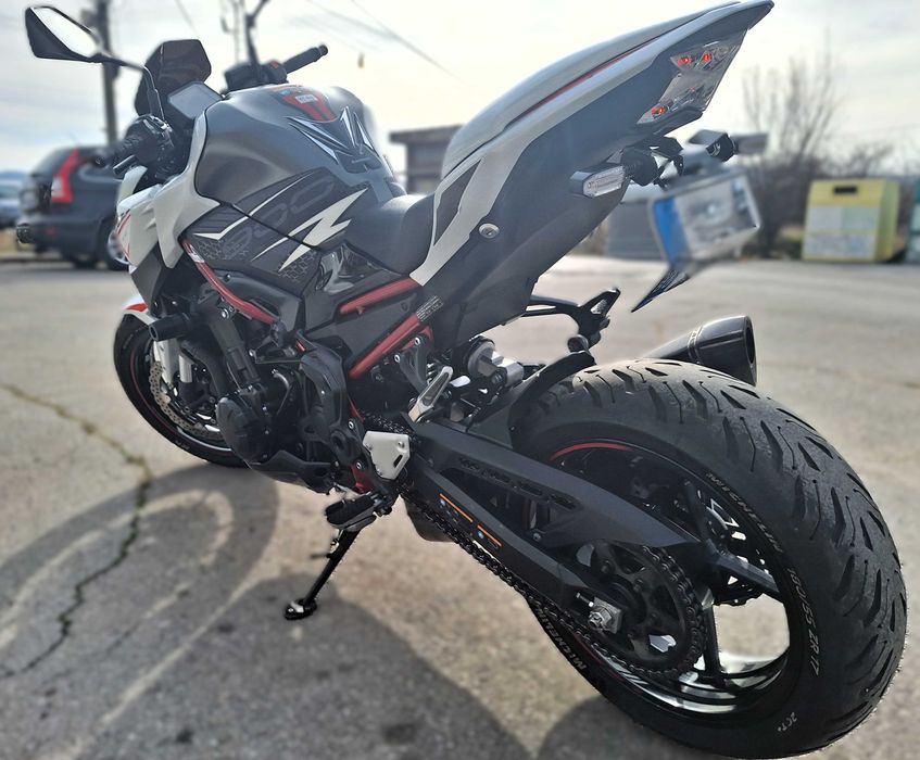 Kawasaki Z900 Akrapovic Performance 2023
