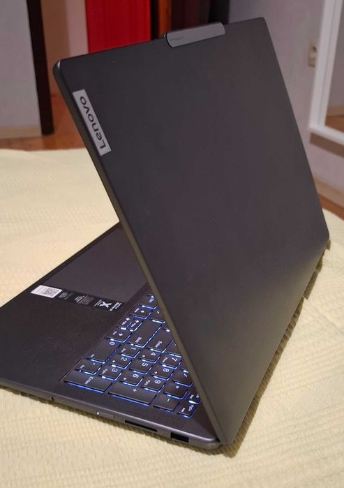 Лаптоп Lenovo Yoga Pro i9 16inch 32 GB RTX4050