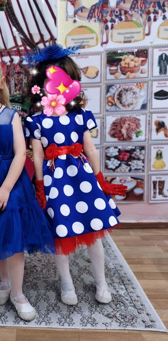 Продам платье на девочку 5-6 лет