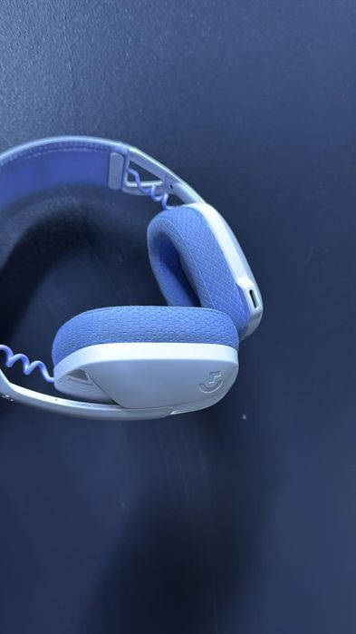 Продам игровые наушники Logitech G435