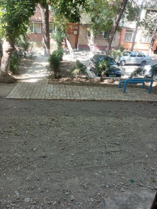 CHILONZOR 8-kvartalda 1xonali holati o'rtacha kvartira SOTILADI!!