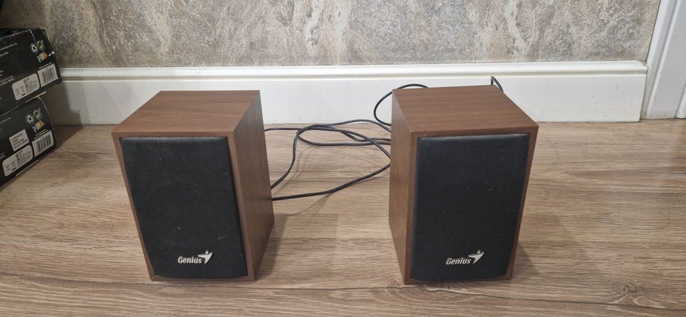 Продам компьютерные колонки Genius SP-HF160