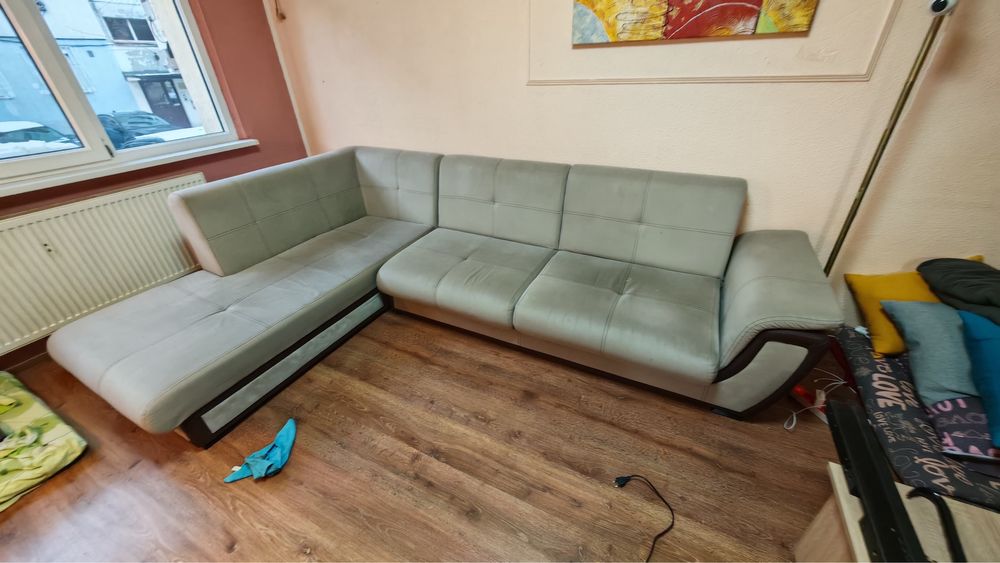 Vand canapea si coltar extensibil 700 de lei bucata