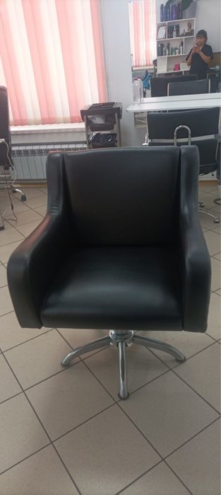 Кресло в хорошем состоянии ………………………………………………………………………..………………………………..